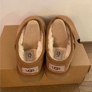 Ugg classic slipper in chestnut